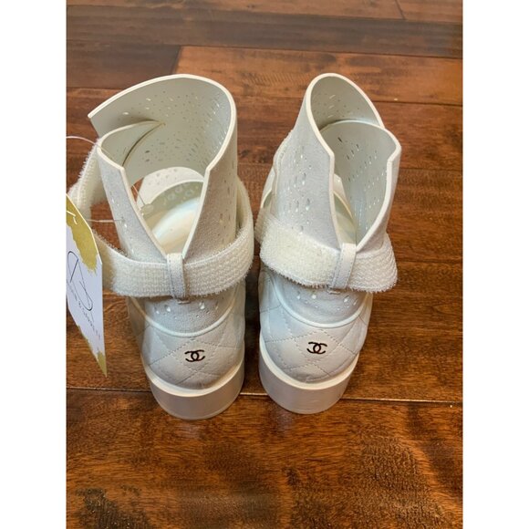 CHANEL Ivory 2017 Perforated Suede Coco Mark Quilted Ankle Boots Size 8 / 38 - Picture 6 of 10